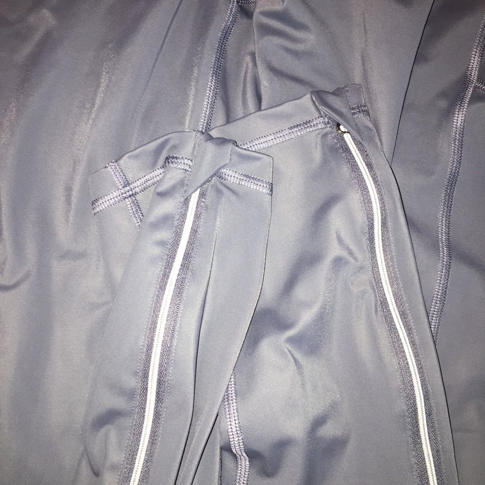 Victoria Sport small zippered yoga/gym leggings - Picture 4 of 4